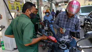 Central Minister Hardeep Singh Puri Sensational Comments On Petrol Diesel Usage