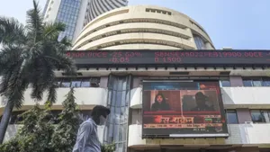 Stock Market Crash Sensex Closes 620 Points Lower Nifty Below 24900 Details Inside