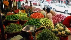 Lpg Shortage Hits Bengaluru Vegetable Vendors Sales Plunge 70